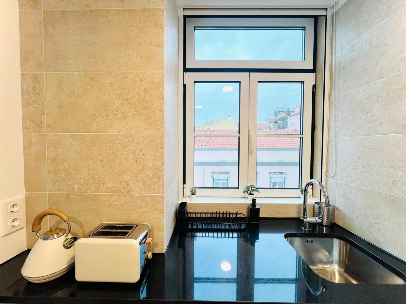 Lisbon Pink House II Beautiful 2 Bedroom Flat In City Center מראה חיצוני תמונה