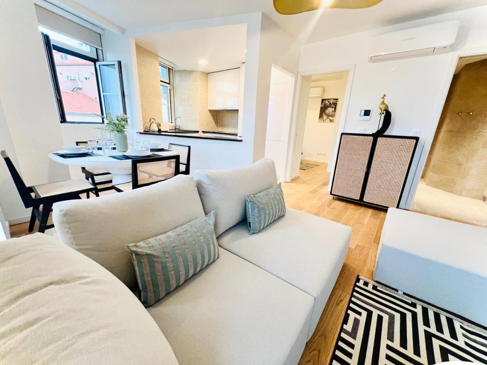 Lisbon Pink House II Beautiful 2 Bedroom Flat In City Center מראה חיצוני תמונה