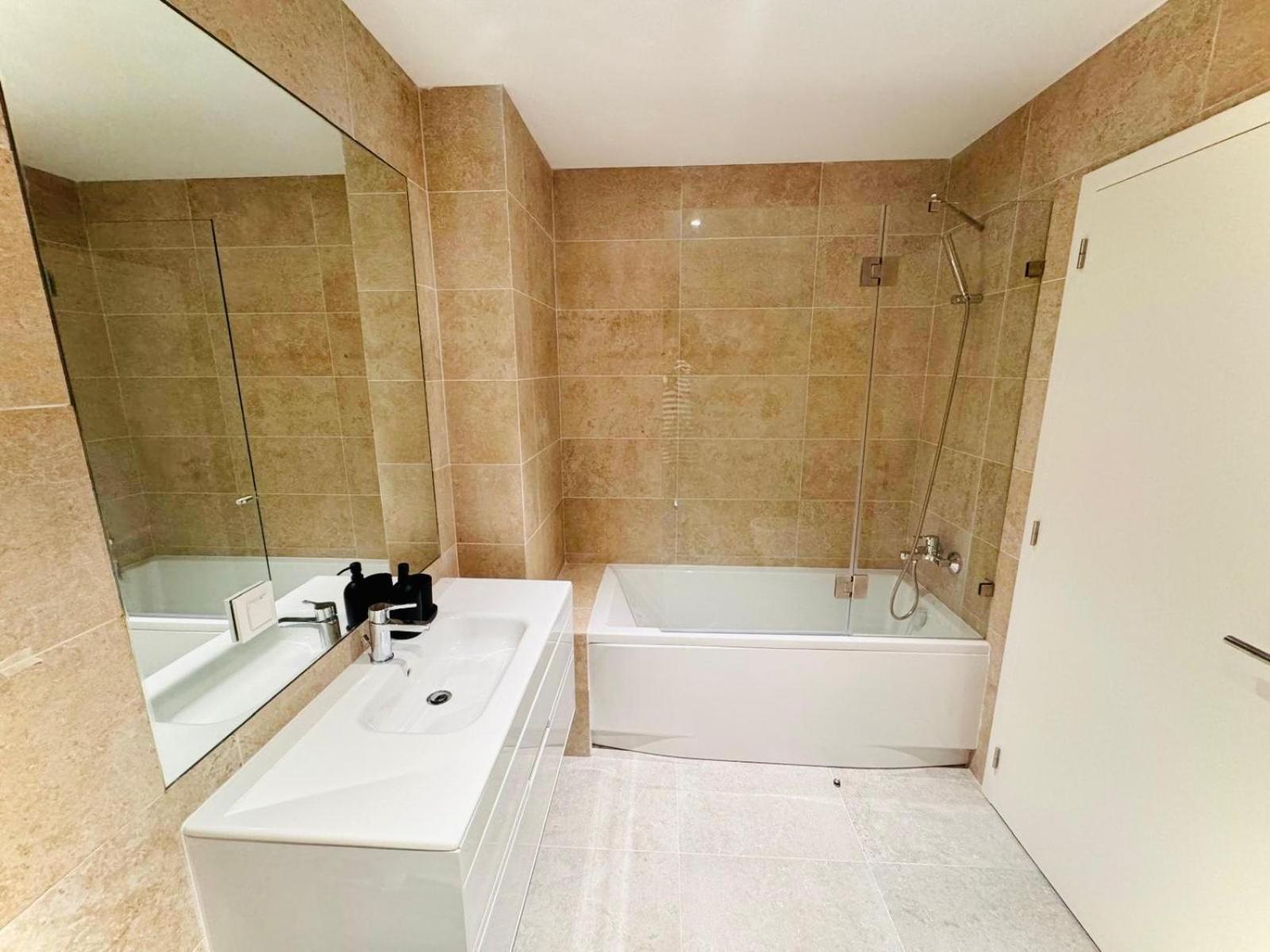 Lisbon Pink House II Beautiful 2 Bedroom Flat In City Center מראה חיצוני תמונה