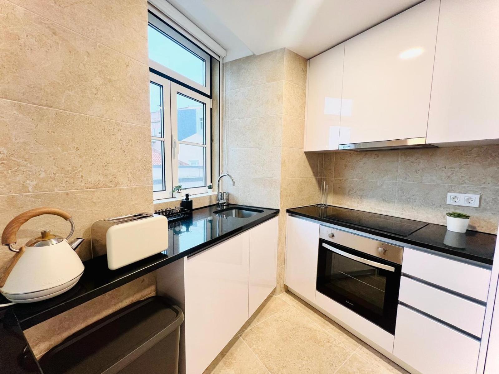 Lisbon Pink House II Beautiful 2 Bedroom Flat In City Center מראה חיצוני תמונה