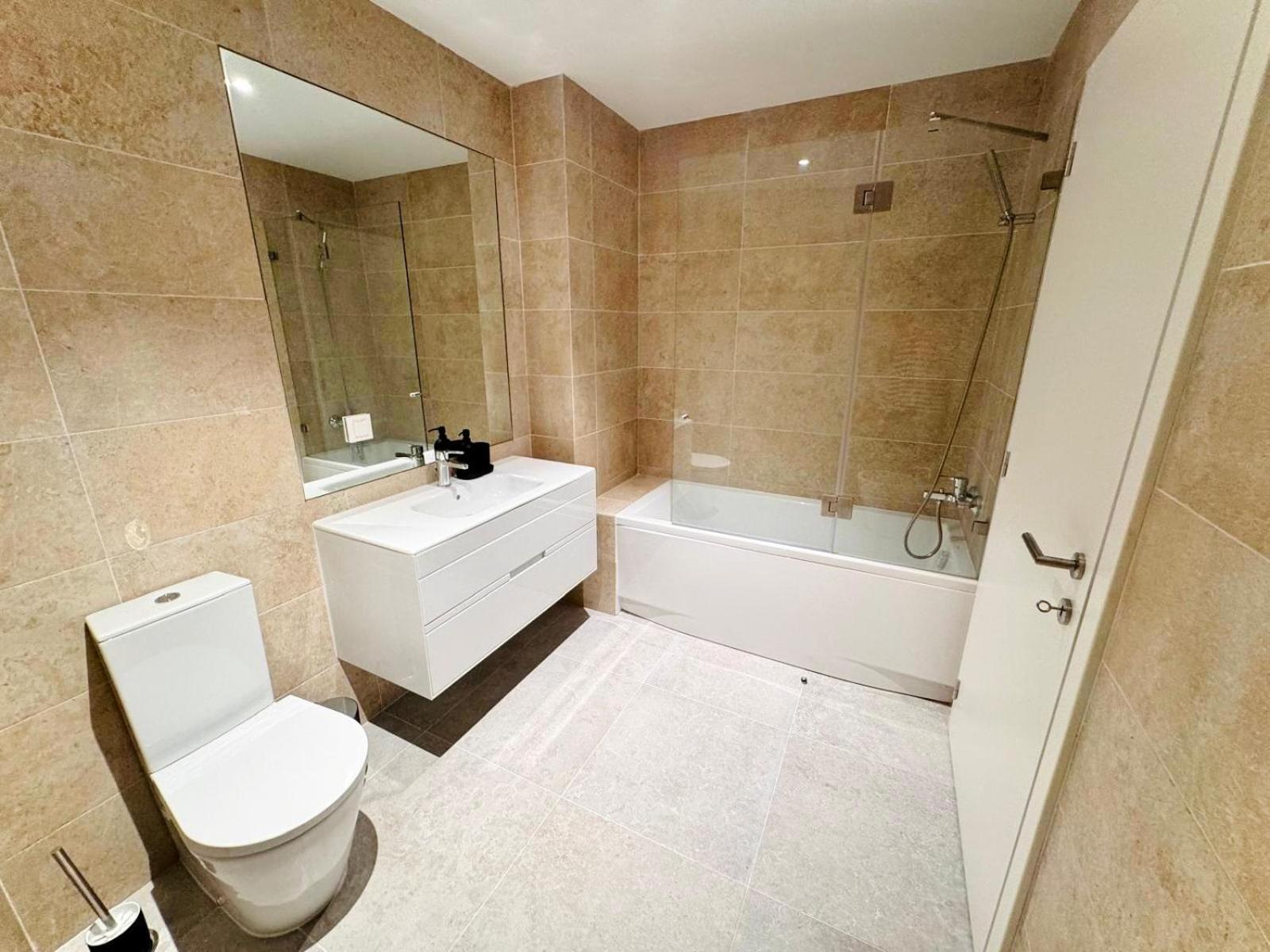 Lisbon Pink House II Beautiful 2 Bedroom Flat In City Center מראה חיצוני תמונה