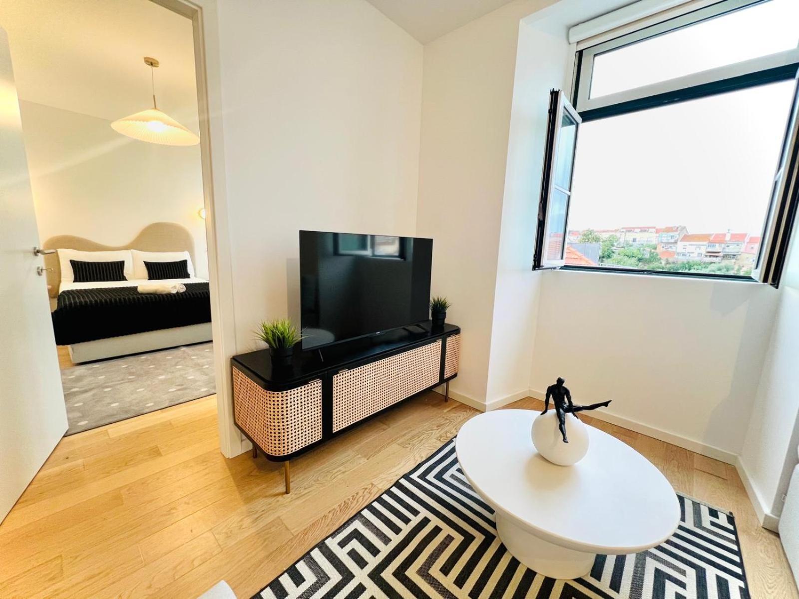 Lisbon Pink House II Beautiful 2 Bedroom Flat In City Center מראה חיצוני תמונה